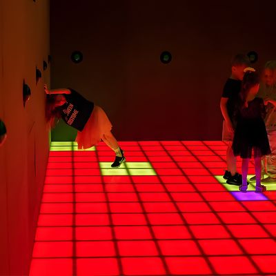 Καλή τιμή Μεγάλο Super Grid Challenge παιχνίδια LED Activate παιχνίδι LED πάτωμα 30x30cm σε απευθείας σύνδεση