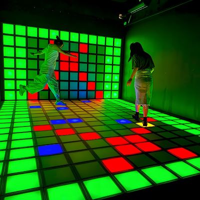Καλή τιμή 250V LED πλακάκια χορού Διαδραστικό παιχνίδι Super Grid 2 χρόνια εγγύηση σε απευθείας σύνδεση