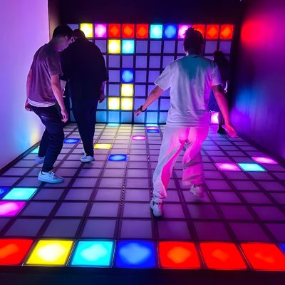 Καλή τιμή RGB LED χορευτικό πάτωμα Tile Jumping Grid Παιχνίδι Super Grid Για πάρκο διασκέδασης σε απευθείας σύνδεση