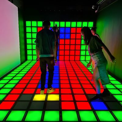 Καλή τιμή Ενεργό Παιχνίδι Led Floor Ενεργό Παιχνίδι Vloer Ενεργοποιήστε Διαδραστικό Dance Floor σε απευθείας σύνδεση