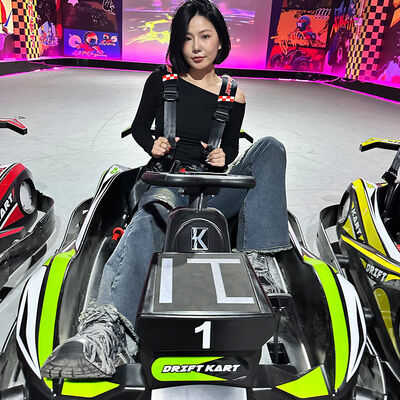 Καλή τιμή Πλατόπεδο εσωτερικών χώρων παιχνιδιών Bumper Car Kart Διαδραστικό παιχνίδι προβολής Παιδιά Ποδόσφαιρο Πάρκο διασκέδασης Πολυπαίκτης Ανταγωνιστικές λειτουργίες Μεταλλικό σε απευθείας σύνδεση