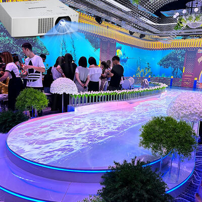 Καλή τιμή Διαδραστικό Σύστημα Προβολής με Φωτεινότητα 5200 Lumens, Ανάλυση 1920*1200 και 1-20 Κανάλια για Καθηλωτική Προβολή σε Τοίχο και Δάπεδο σε απευθείας σύνδεση